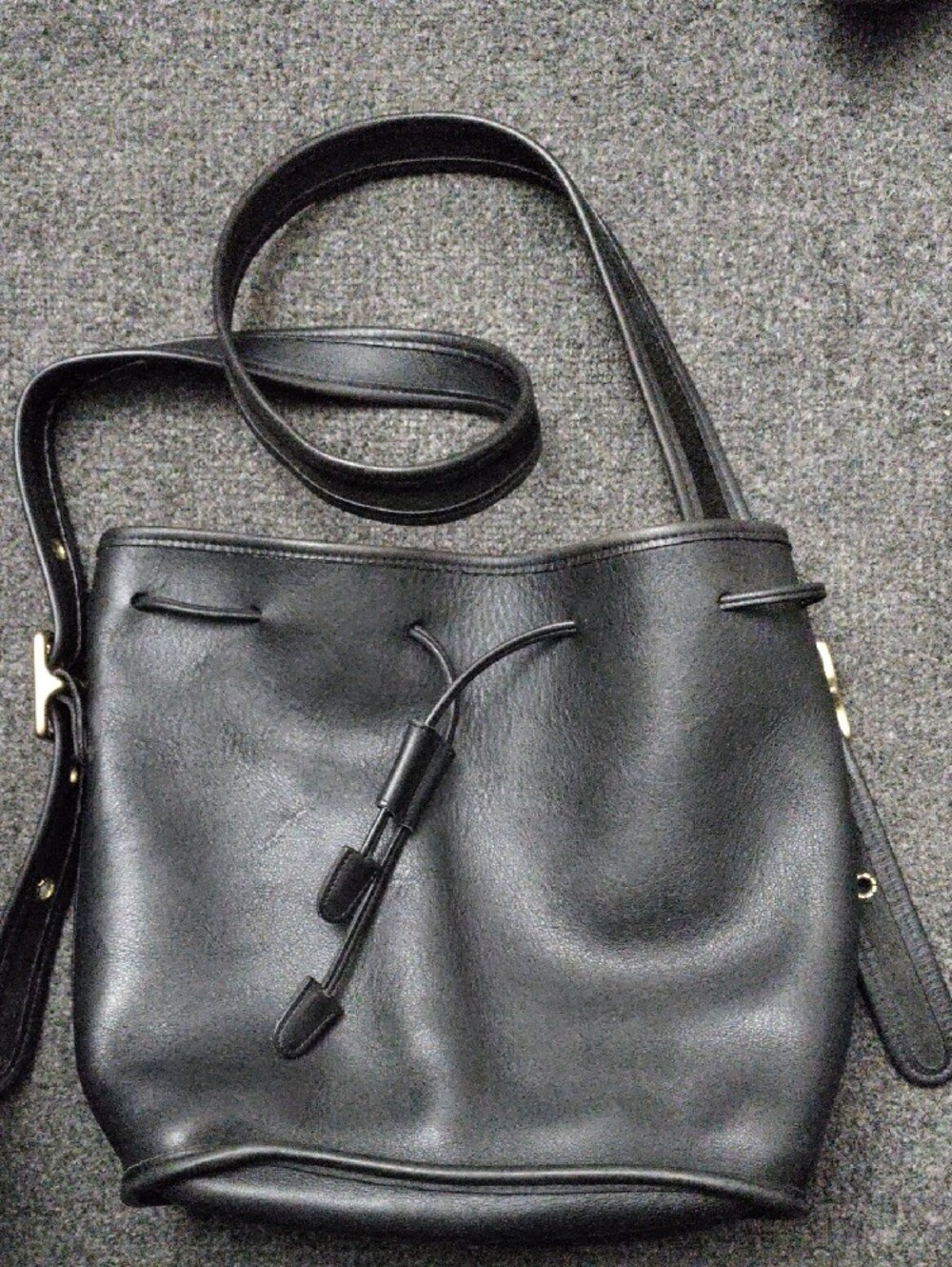 Coach Vintage "Lula Legacy" Black Leather Drawstring Shoulder Bag #9952 - Picture 2 of 9